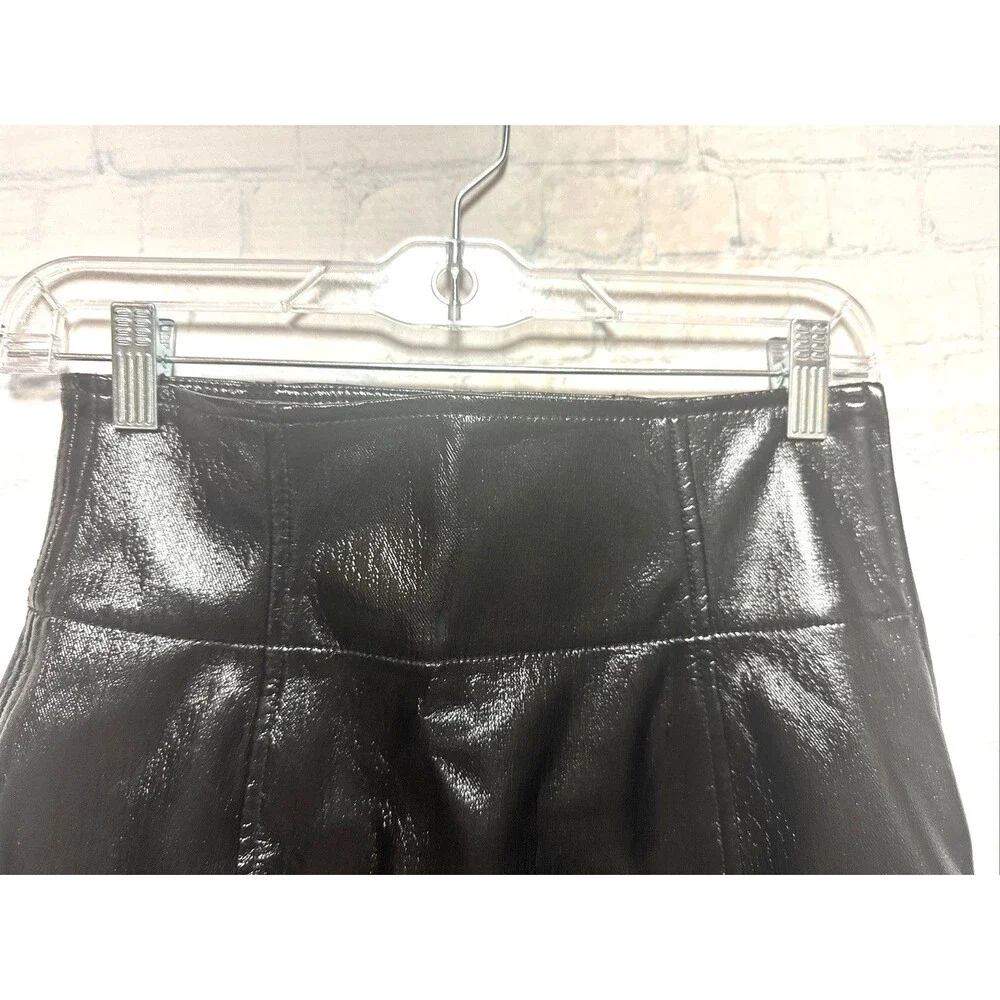 Free People Skirt Womens 2 Black Faux Leather Mini Zip Front Lined Edgy Style